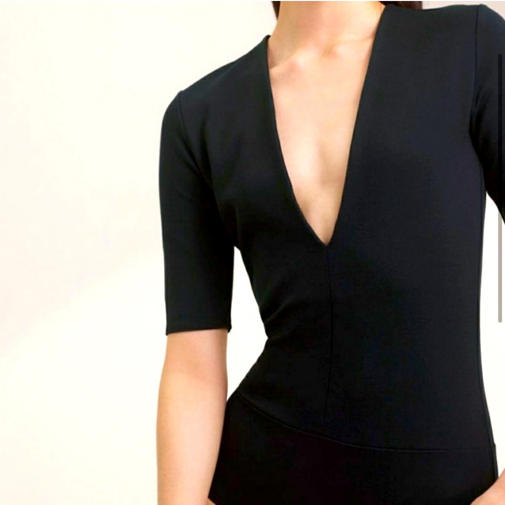 Babaton Aritzia Deep V Neck black bodysuit Size S